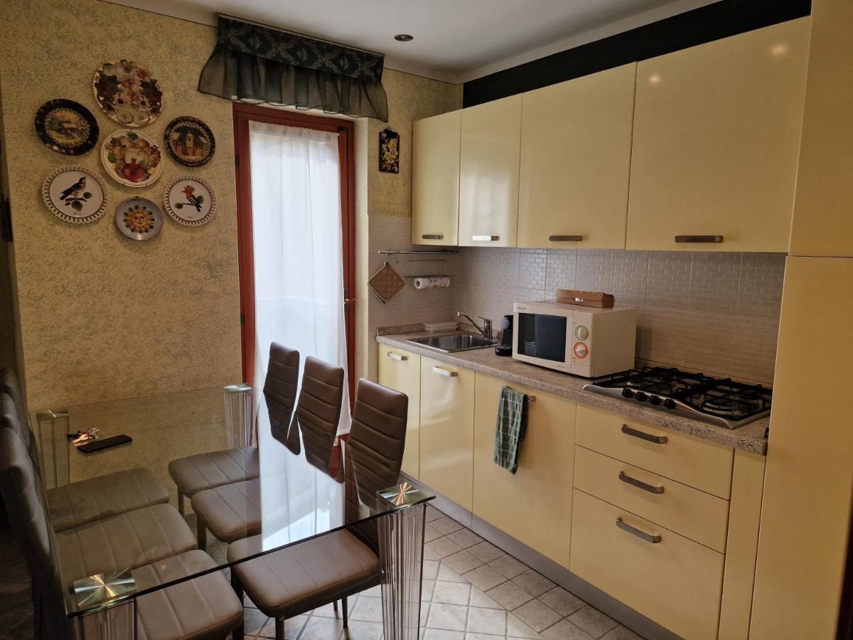 Casa Vittoria Sirmione Punta Gro Con Piscina Apartamento Exterior foto