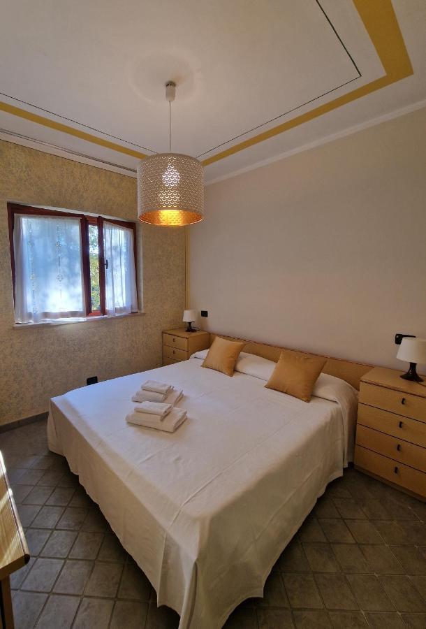 Casa Vittoria Sirmione Punta Gro Con Piscina Apartamento Exterior foto