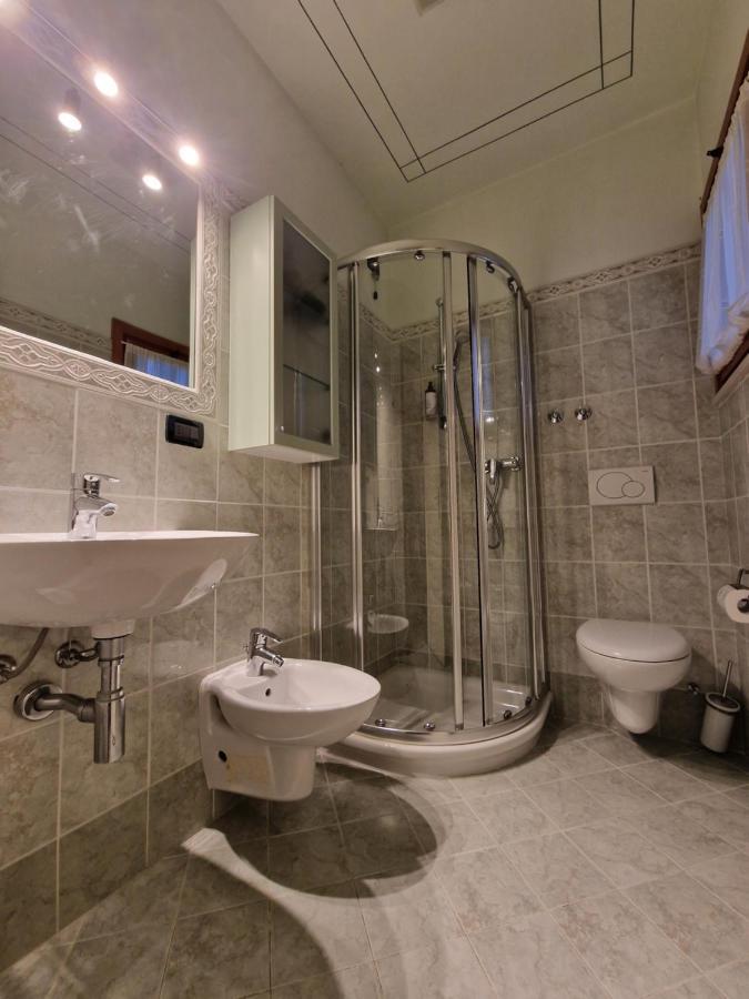 Casa Vittoria Sirmione Punta Gro Con Piscina Apartamento Exterior foto