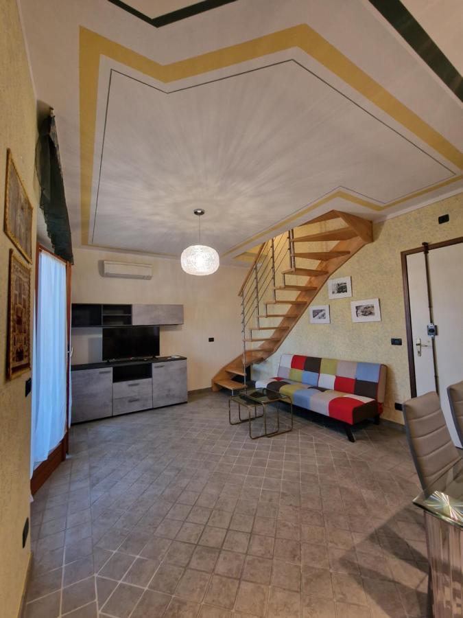 Casa Vittoria Sirmione Punta Gro Con Piscina Apartamento Exterior foto